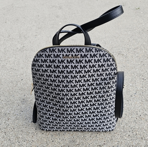 New Michael Kors Cindy backpack medium - Picture 1 of 14